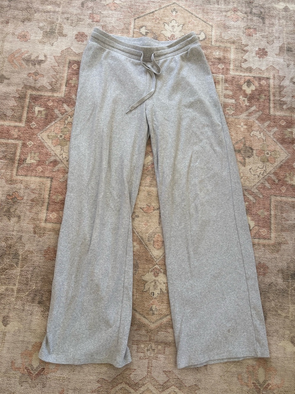 Aritzia TNA HomeStretch Pants - Picture 4 of 5
